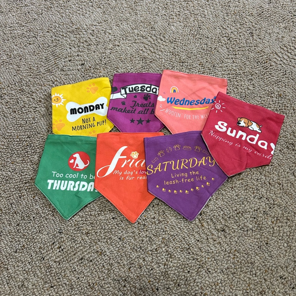 Weekly Fun Pet Bandana set